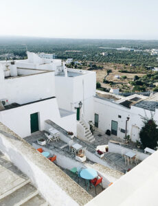 Vista dall'alto di Ostuni, la citta bianca in Puglia